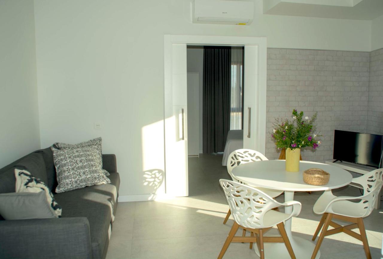 Apartamentos Madre Selva Fernan Perez Exterior foto